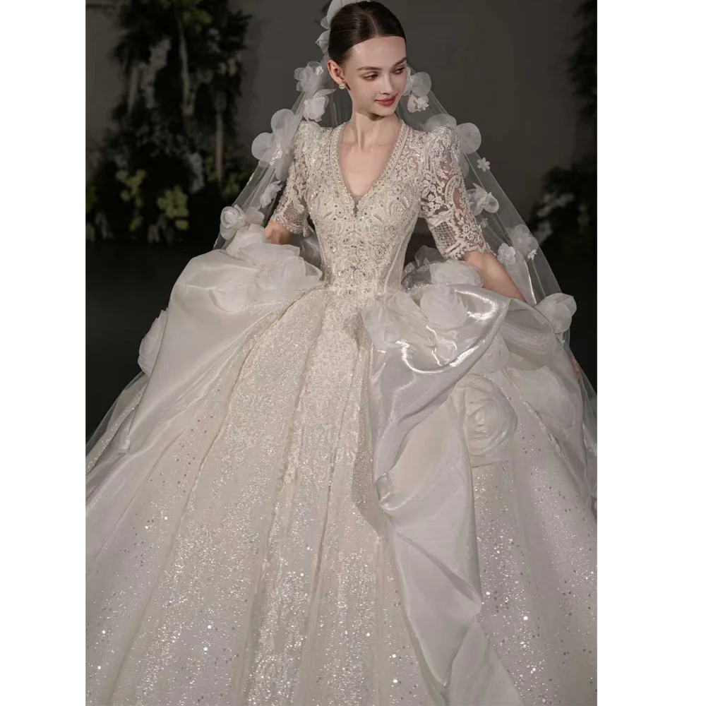 Robe de mariée de luxe à col en v, dos à lacets et broderie de fleurs 3D, demi-manches, robe de mariée personnalisable