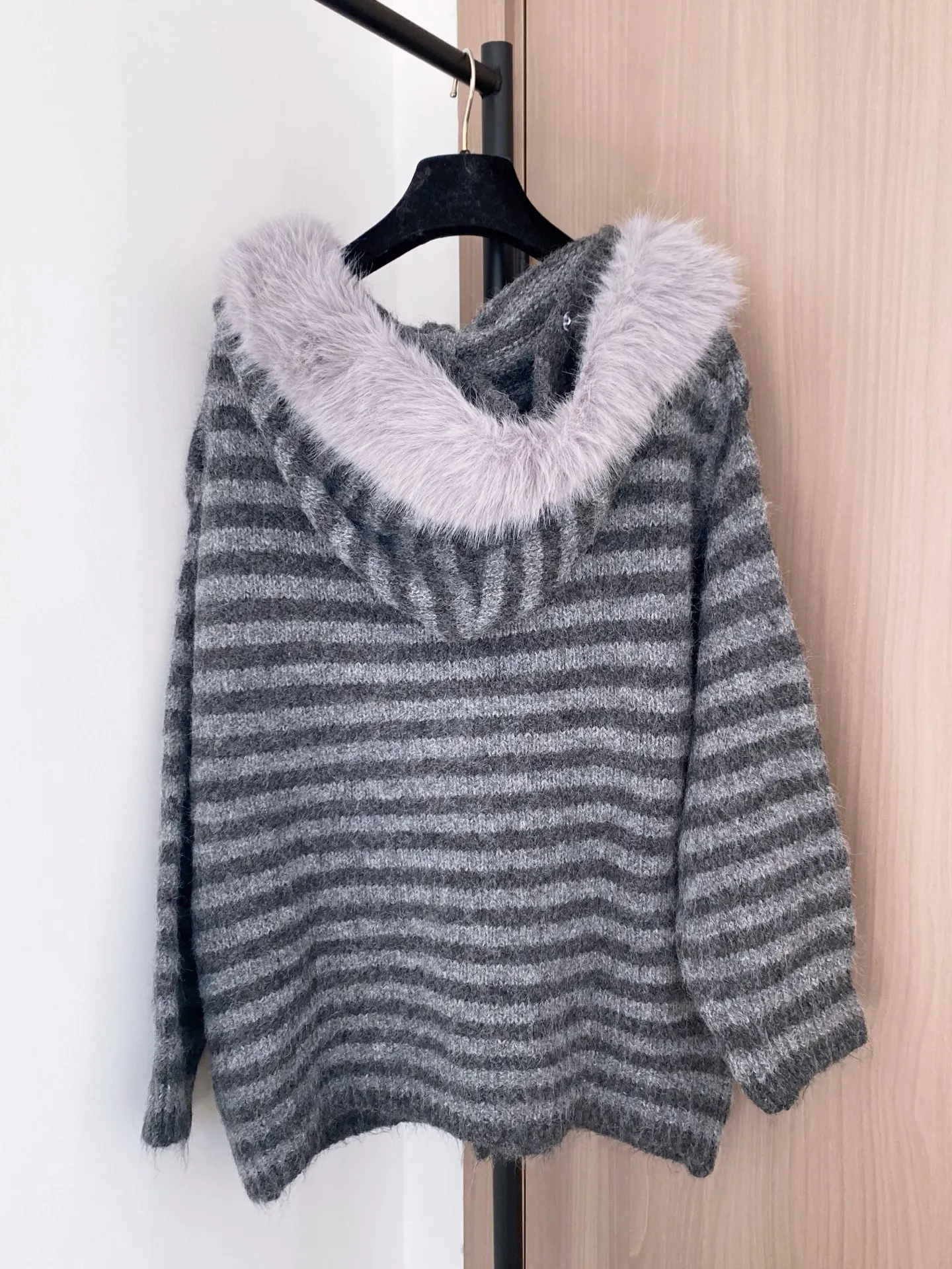 

2025 Autumn/Winter Fashion Women's Hooded Fleece Cardigan Sweater with Color Block Stripes Wool Knit Sweater