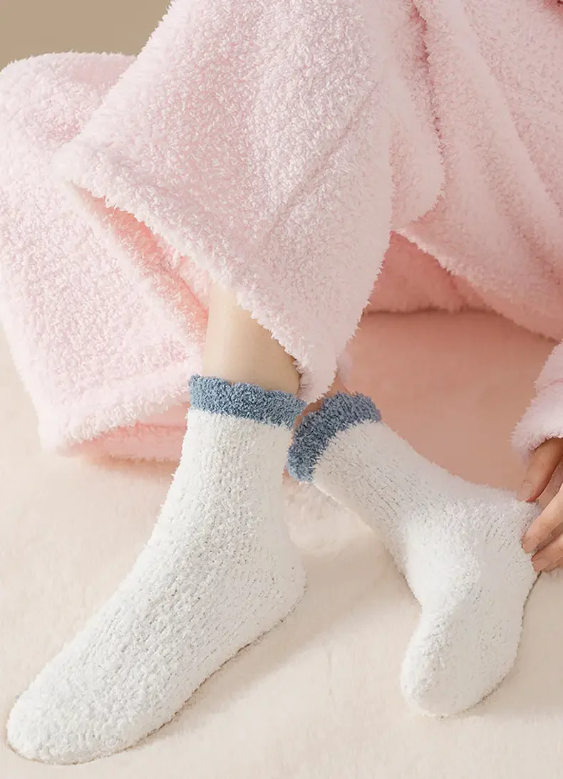 5 Paar verdickte Korallen-Fleece-Socken für Damen, mittlere Ärmel, bequeme und wärmende Wintersocken, Bodensocken – Detail 5