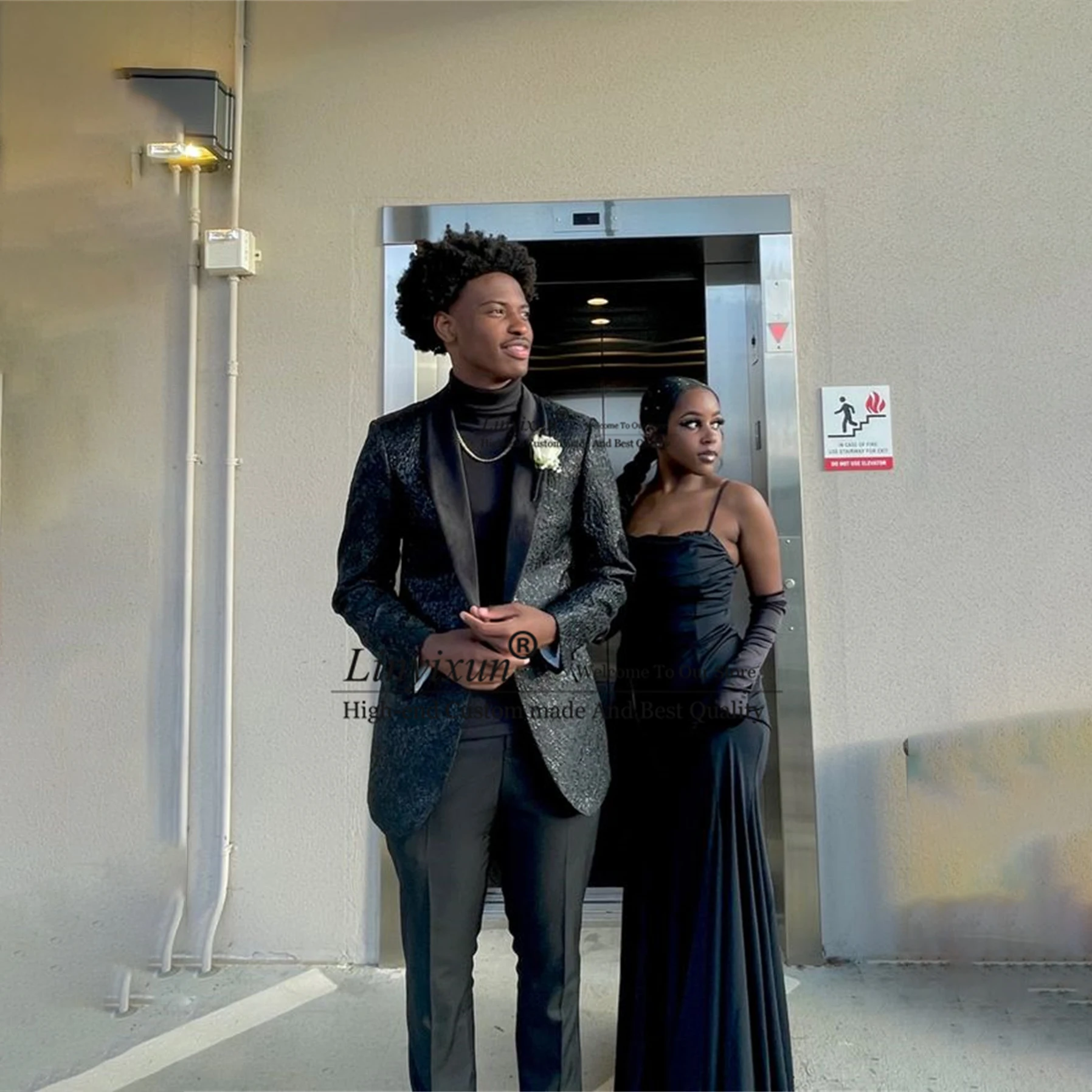 

Fashion Black Jacquard Men Suits Shawl Lapel Groom Tuxedos 2 Pieces Sets Male Prom Party Blazers Slim Fit Wedding Costume Homme