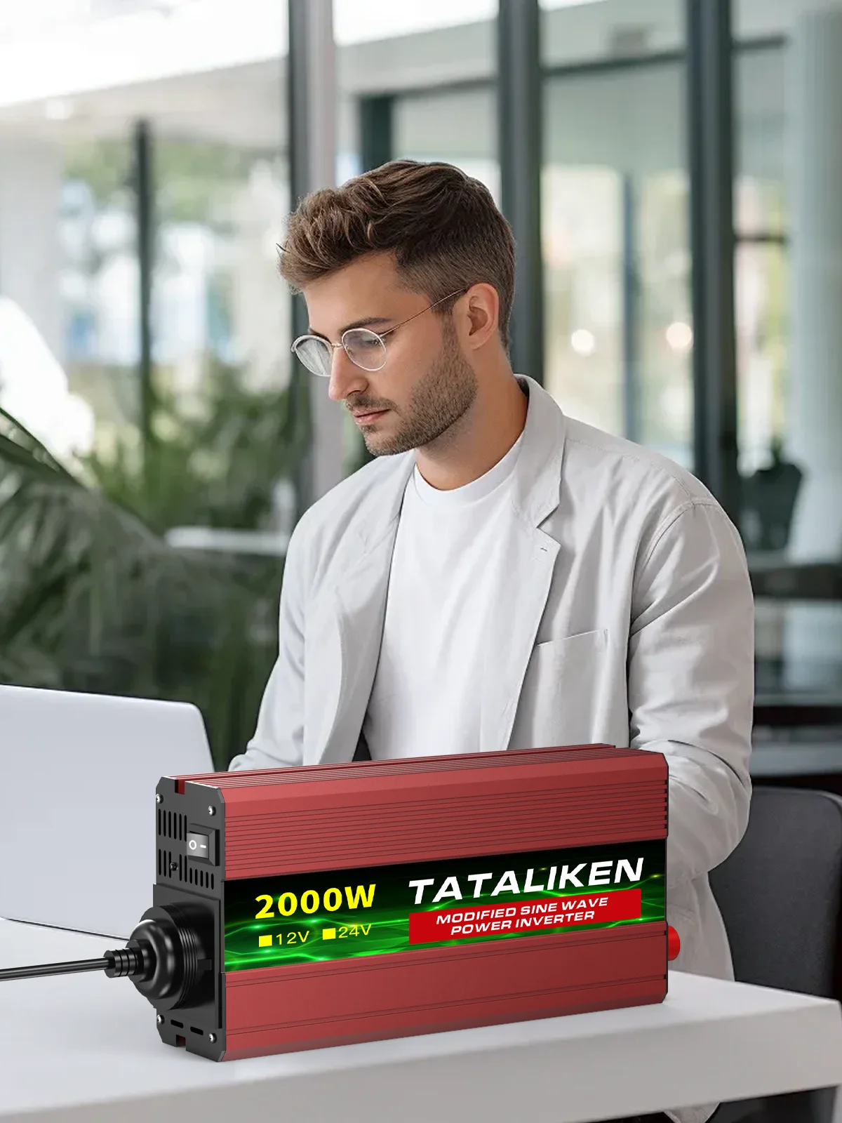 Wytrzymały, samochodowy przetwornik napięcia 2000W/3000W/4000W, przekształcający napięcie 12V na 220V, z inteligentnym systemem regulacji temperatury i cichym wentylatorem, wieloma portami USB do — 2