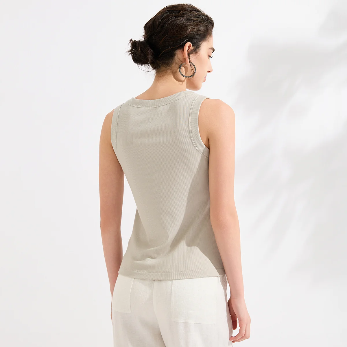 KL7613709 Luxury Lyocell Silk Blend Tank Top Women's Metal Trim Scoop Neck Knit Camisole Premium Sleeveless Vest