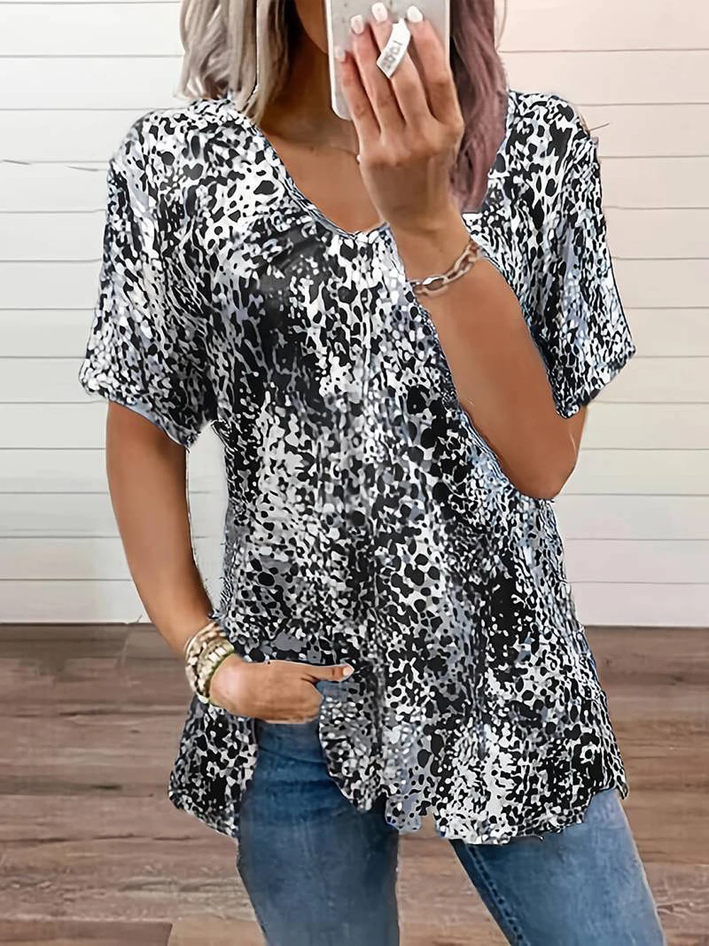 2023 summer fashionable blouse digital print leopard print blouse chest pleated V neck short sleeve casual T-shirt women