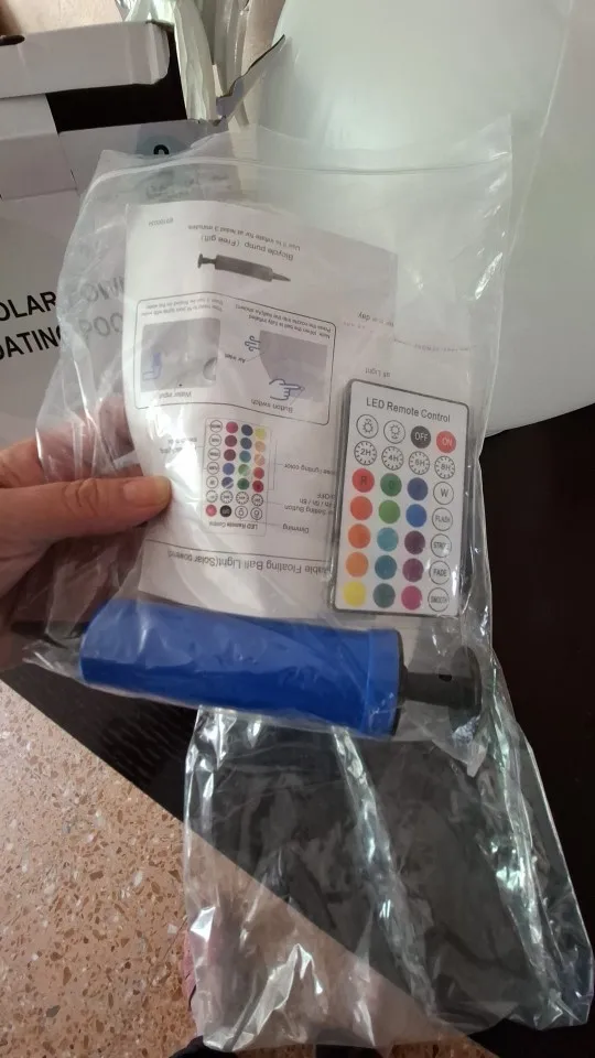Boule lumineuse multicolore étanche et flottante pour piscine ou bassin