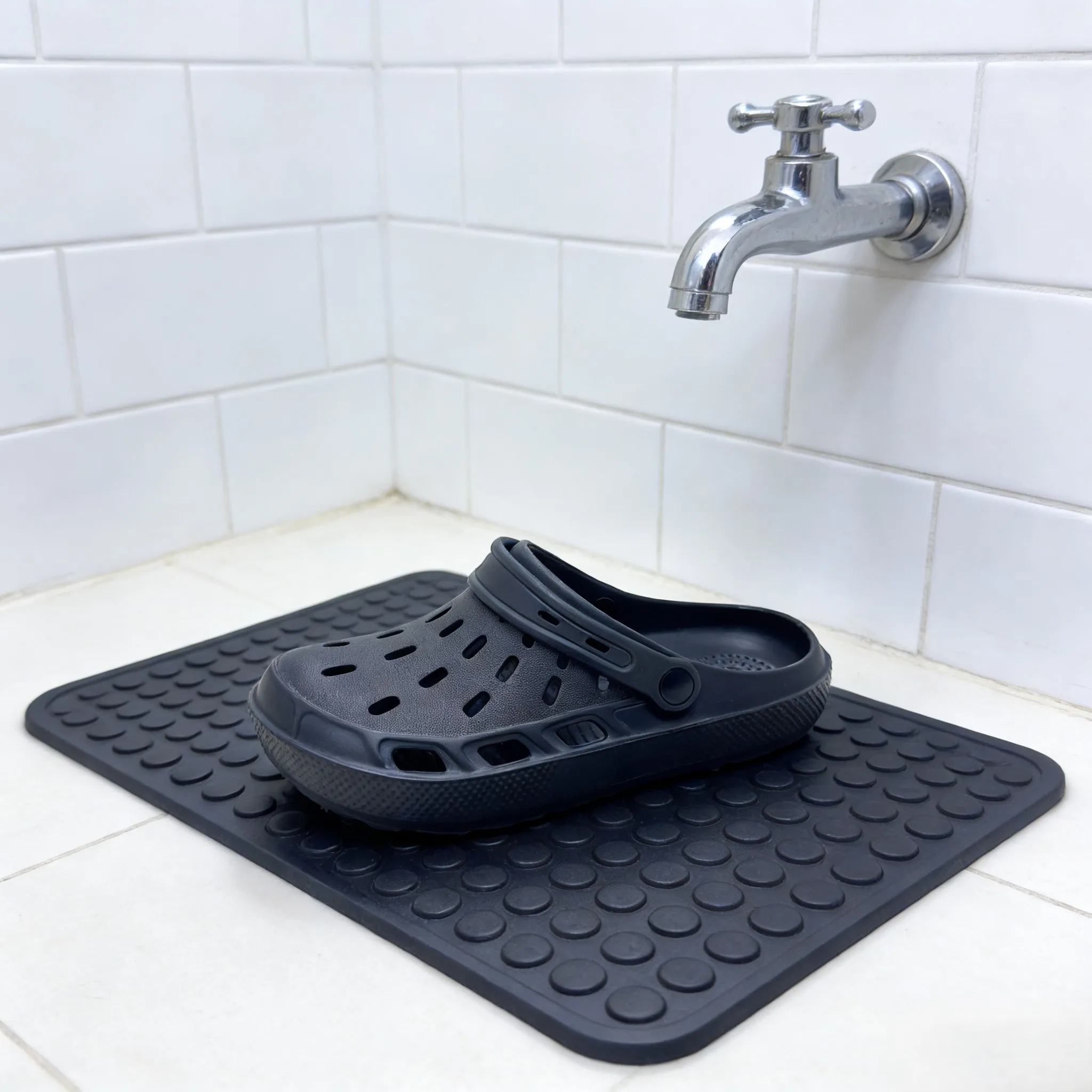 Men's Slippers, Comfortable and Versatile image 4