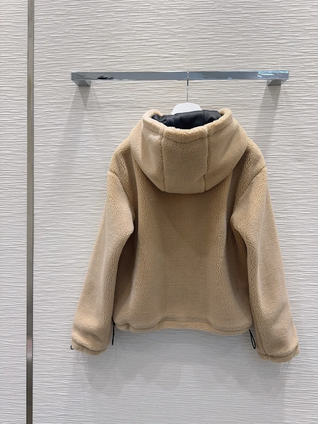 

Женское пальто из искусственной овечьей кожи нового стиля 2025 года 5D36