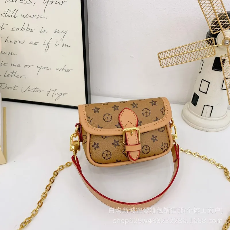 

Новая классическая текстурная сумка через плечо. Универсальная сумка через плечо. Высококачественная сумка подмышки. Европейская и американская модная сумка для девочек.