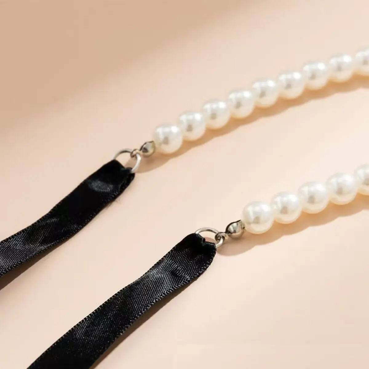 Elegant Black Velvet Ribbon Bowknot Choker Necklace for Women Wed Goth Imitation-Pearl Clavicle Chain Y2K Accessories image 4