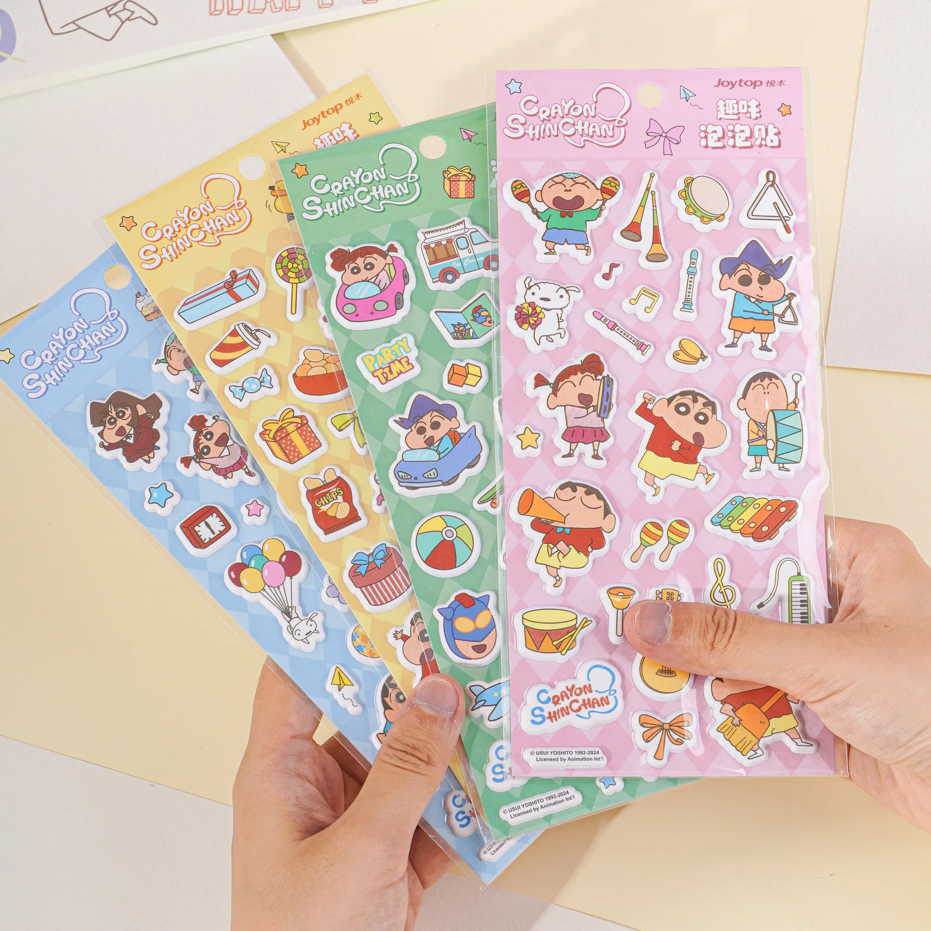 Crayons shin-chan cute stickers, stationery mobile phone suitcase water bottle computer diary stickers, party Christmas gifts