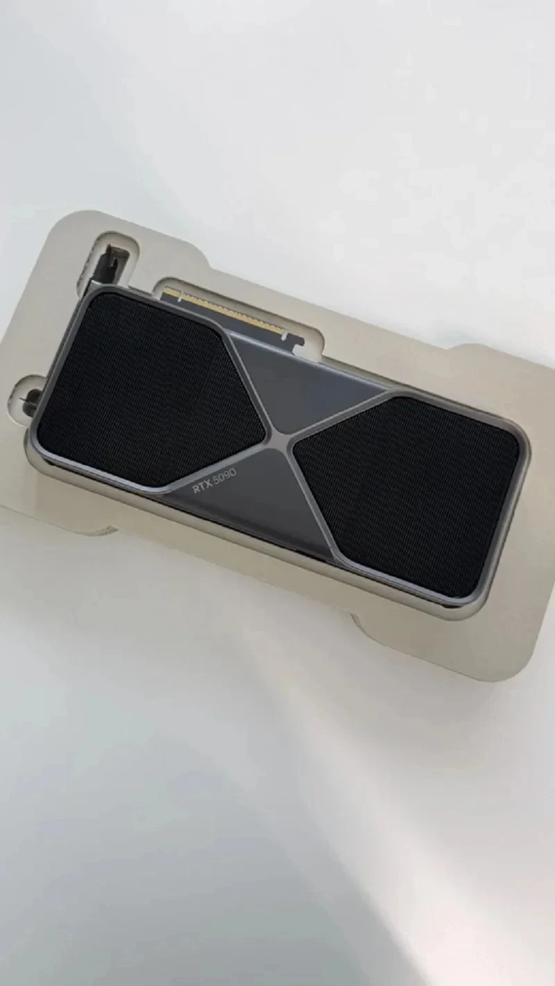 Usado Entrega rápida, RTX 5090, 32GB, GDDR7, edición de los padres