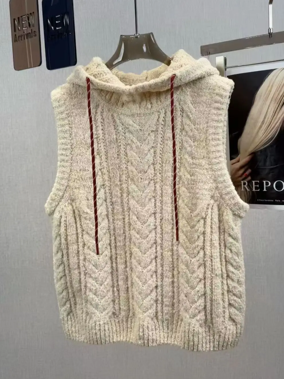 Casual Hooded 70% Wool Drawstring Sweater Vest
