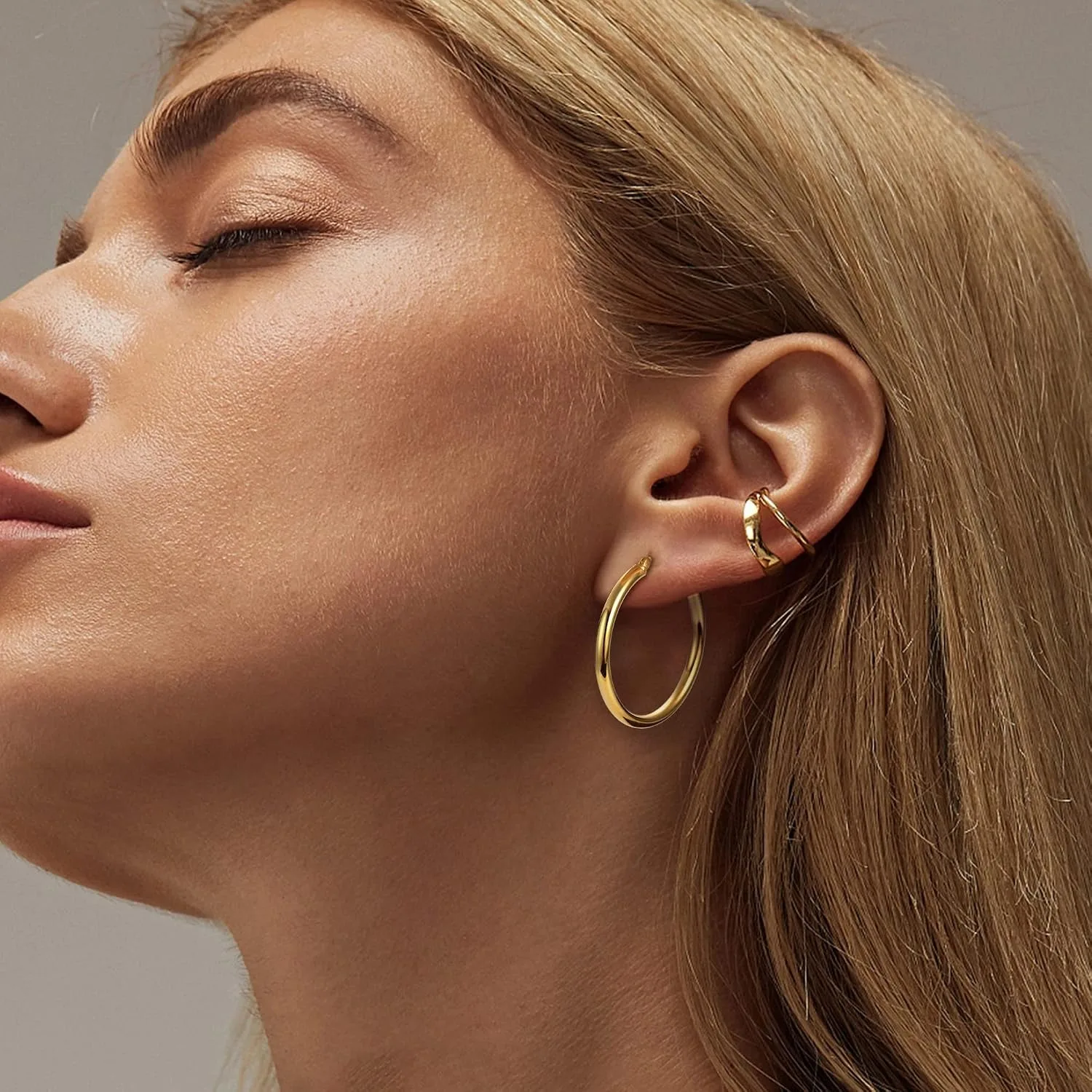 1Pair S925 Sterling Silver Post Chunky Hoop Earrings 14K Gold/Silver Plated Large Big Round Hoops 3mm Width Hypoallergenic Lightweight Earrings for Women Multiple Sizes 15/20/30/40/50/60/70mm Statement Fashion Jewelry for Daily Party Dating Occasions