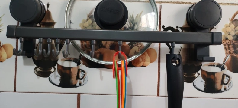 Wall Mounted Kitchen Hook Rack No-Punching Wall Hangers Rail Kitchen Utensils Rack Spoon Shovel Chopping Board Storage Rack photo review