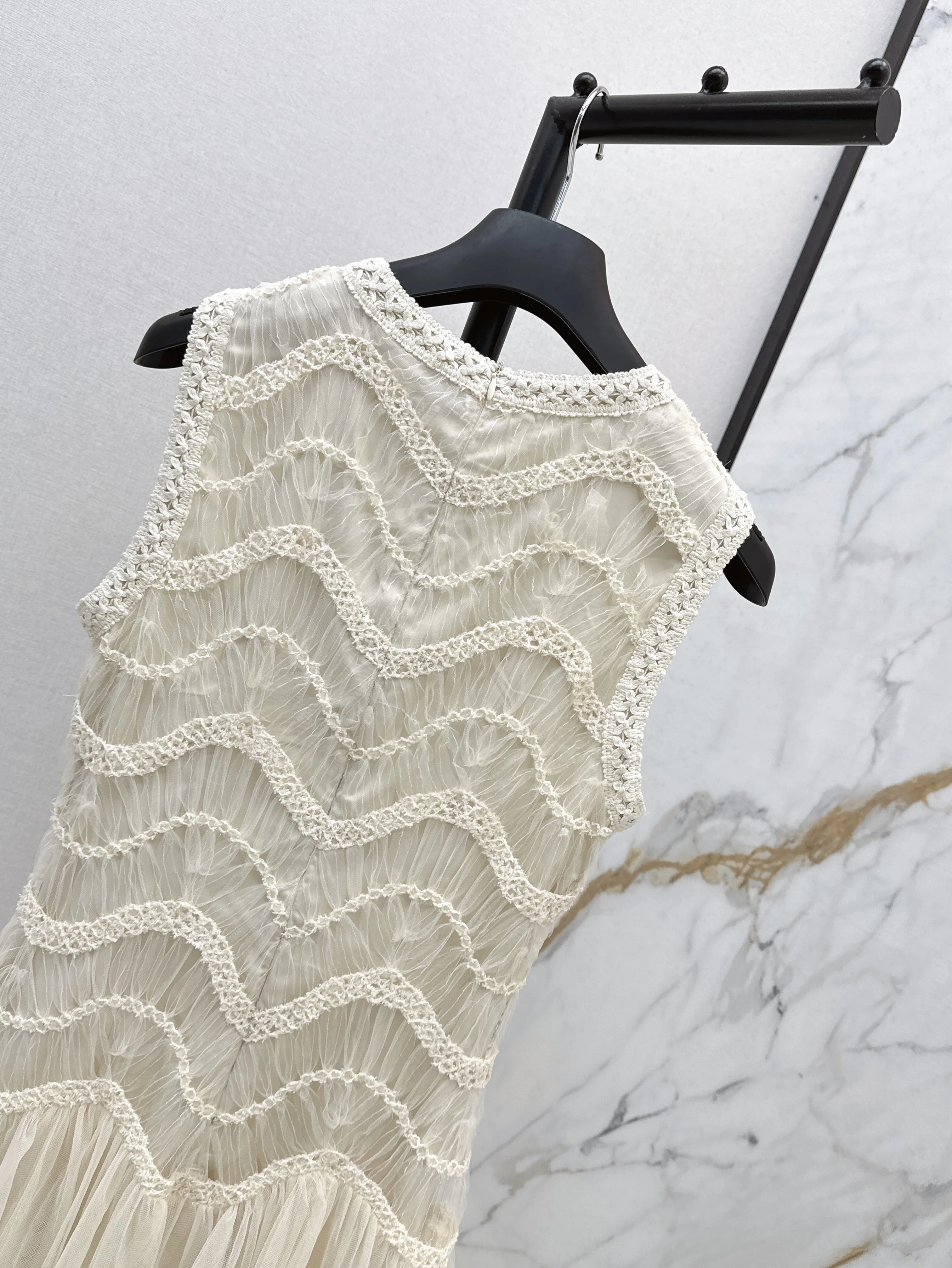 2025 nuovo abito da donna senza maniche girocollo trasparente ritaglio abito in puro cotone abito da sera sottile e sexy color carne