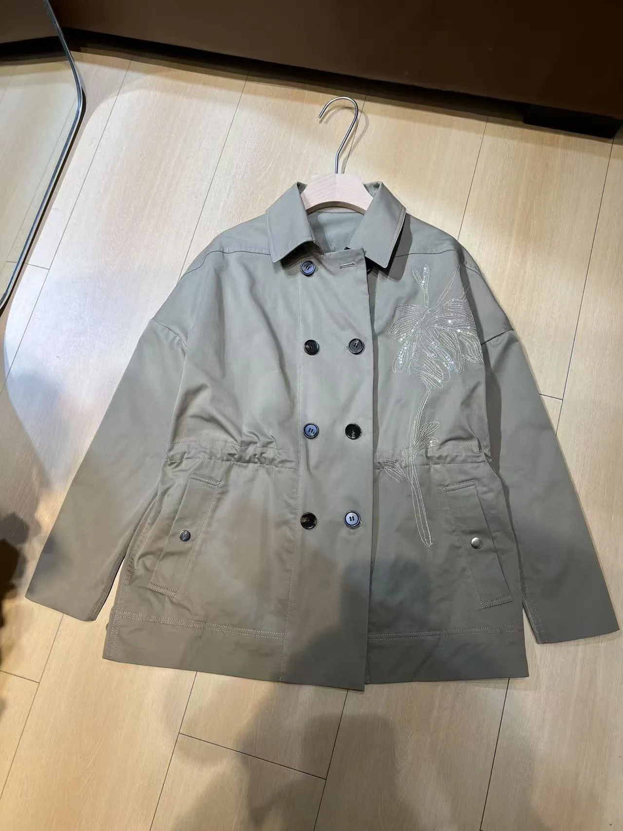 

Autumn casual loose exquisitely finely embroidered women's cotton jacket