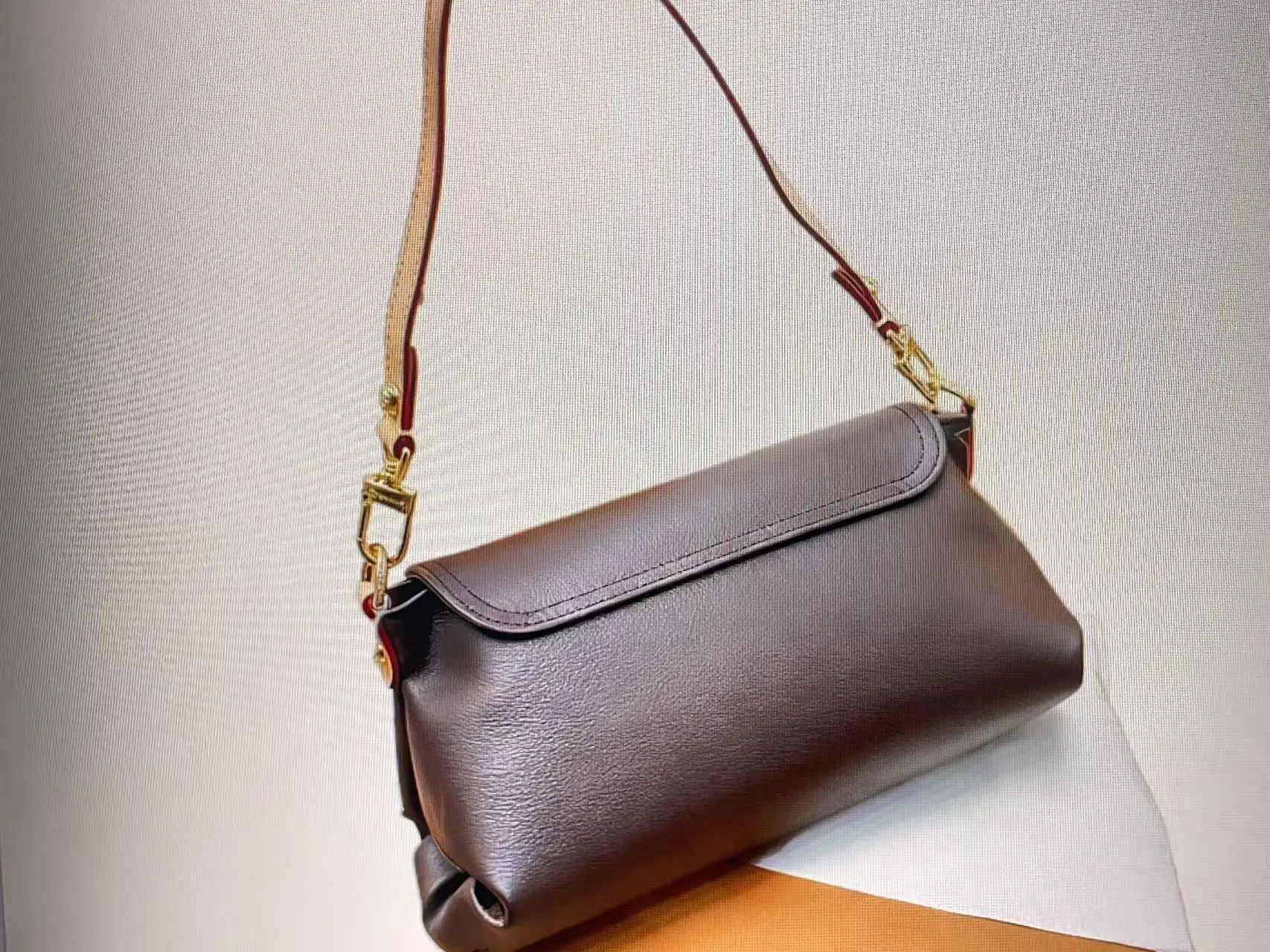 

2025 New Design Women's Retro Underarm Bag 27*13 cm