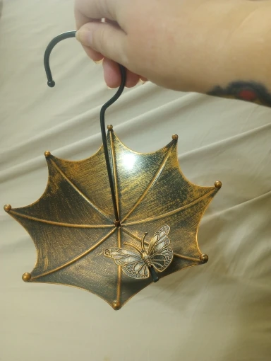 1 Vintage Garden Umbrella-Shaped Bird Feeder with Butterflies, Outdoor Hanging Bird Bath and Feeder Bowl, Garden Courtyard Decor photo review