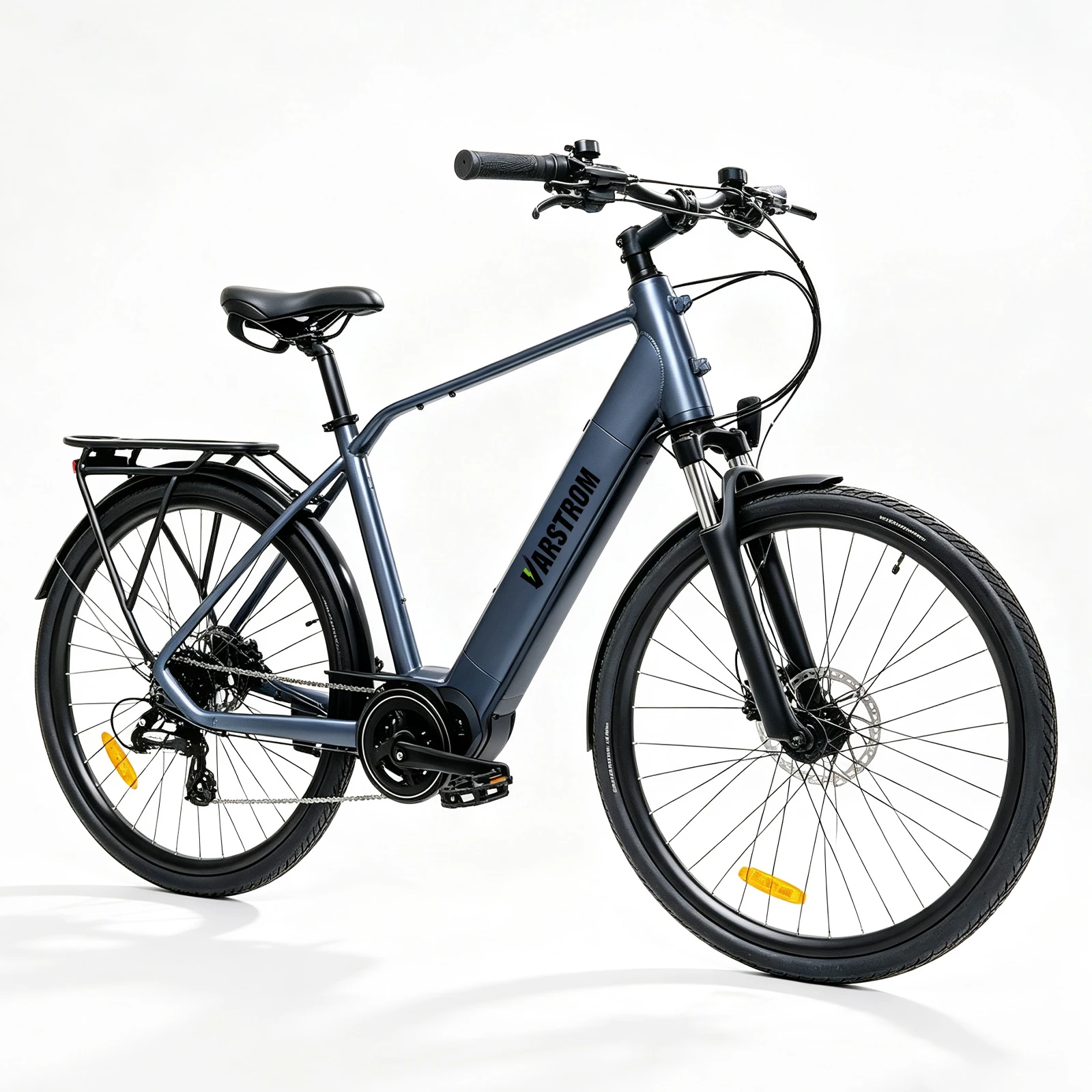Bicicletta elettrica 250W (potenza massima 500W), motore centrale con sensore di coppia, velocità massima 25 km/h, batteria 36V 13Ah, pneumatici da 28", freni idraulici, display LCD, bicicletta