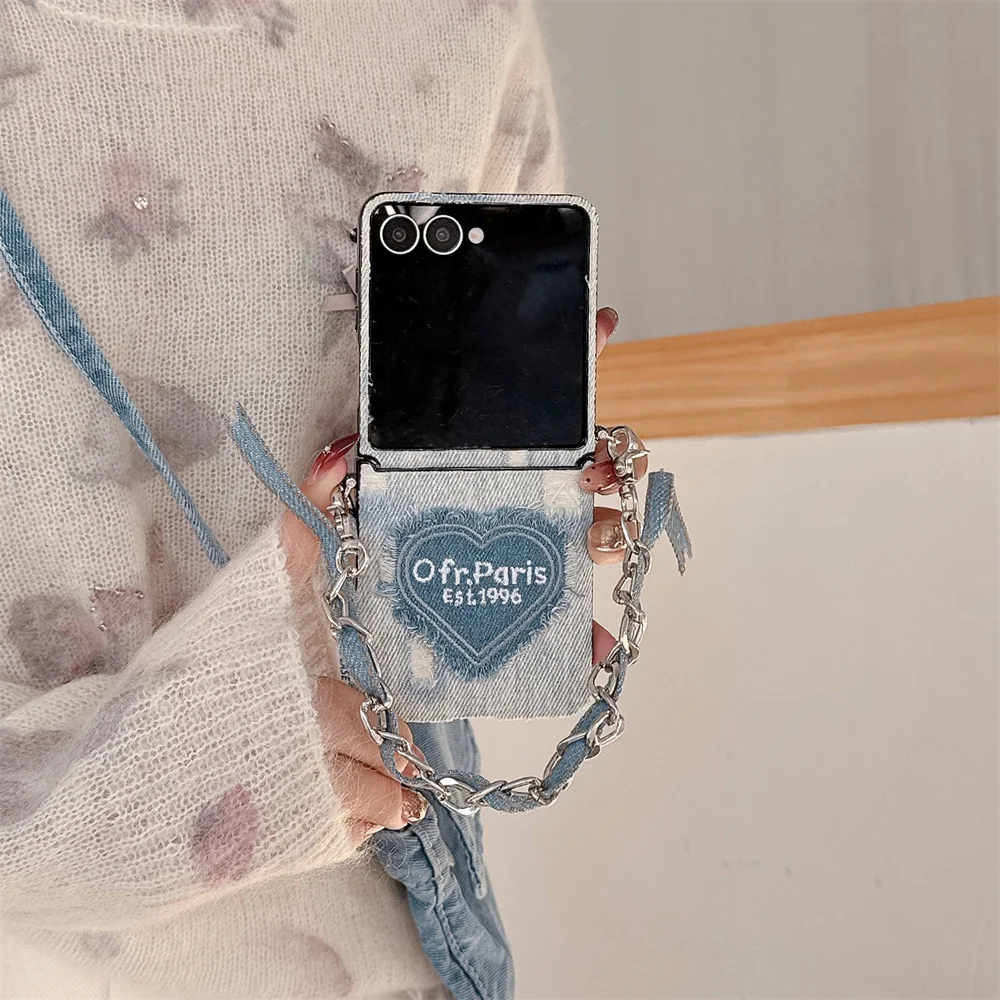 

Fashion Denim Embroidered Love Heart With Chain phone case for Samsung Galaxy z flip5 Z Flip7 Flip6 7FE Cover Korean INS Fundas