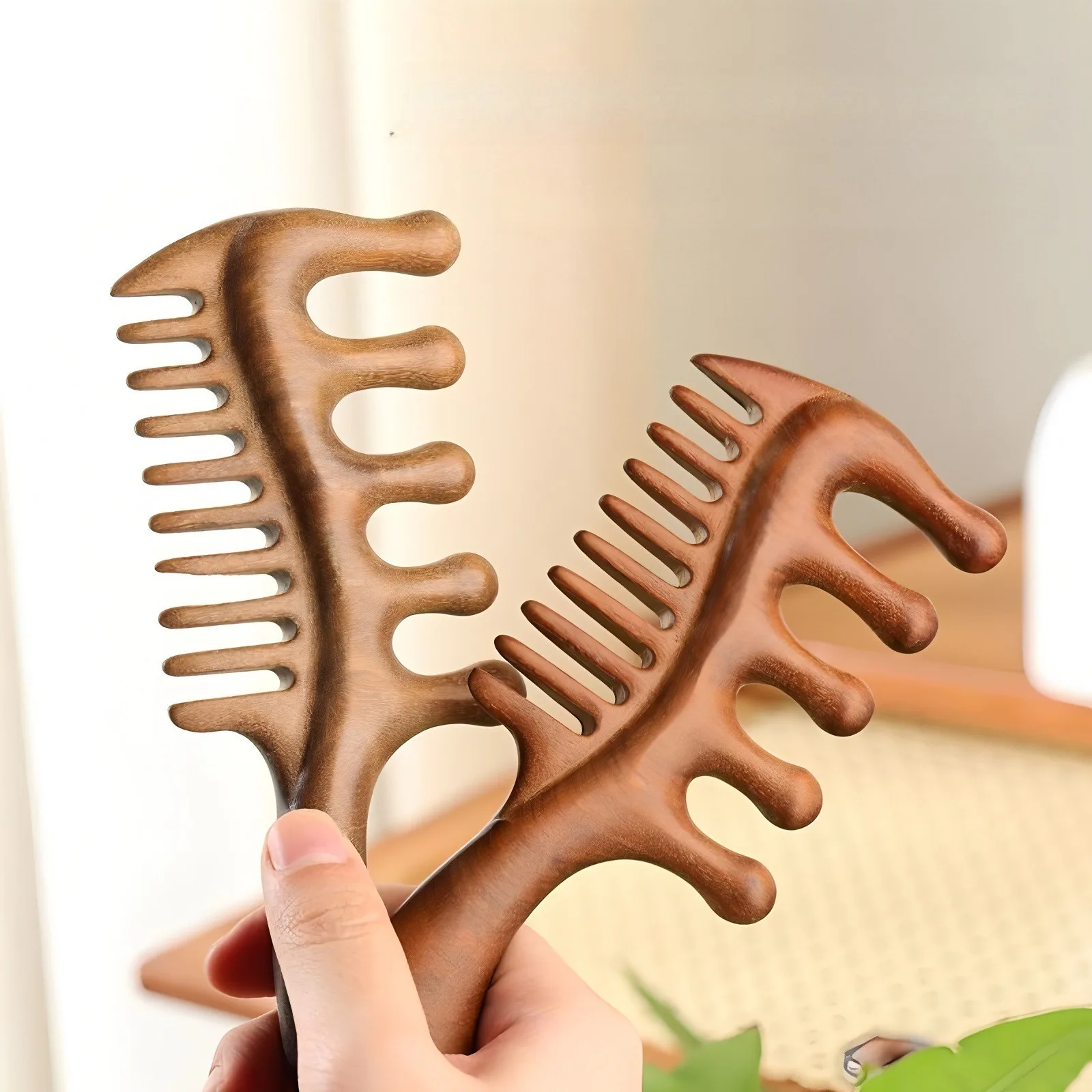 

1Pcs Golden Silk Sandalwood Dual-purpose Massage Comb Care Scalp Comb Gua Sha Meridian Dredging Hairdressing Tool Head Massage