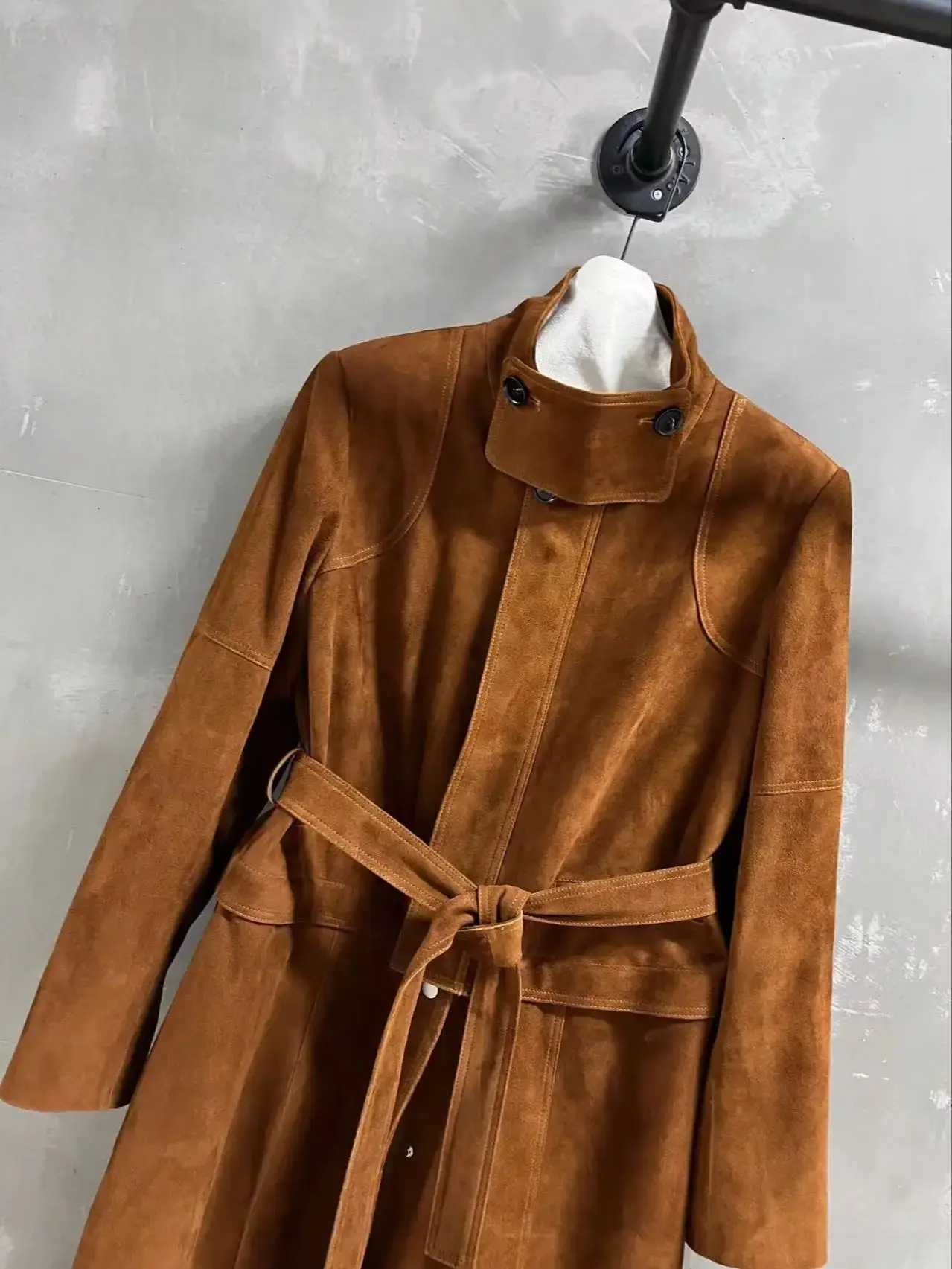 เสื้อโค้ทยาวหนังกลับทรงหลวมคุณภาพสูงแบบคลาสสิก