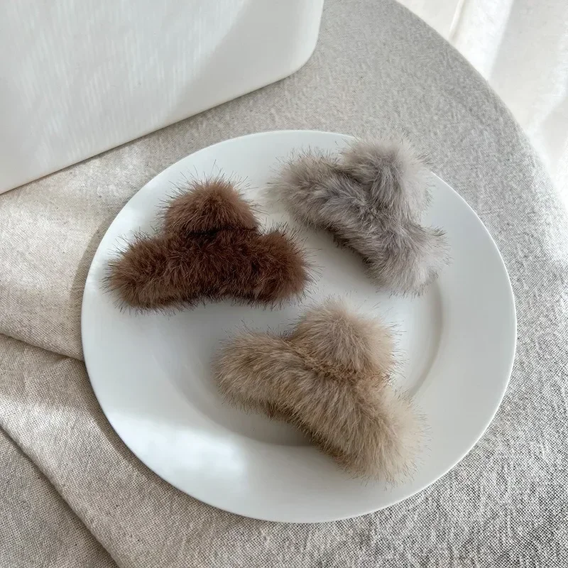 Puszysty super miękki imitacja futra z norek mały klamra wysoki kucyk pluszowy rekin mini klip łeb kulka śliczny kręcone włosy spinka — zdjęcie 2