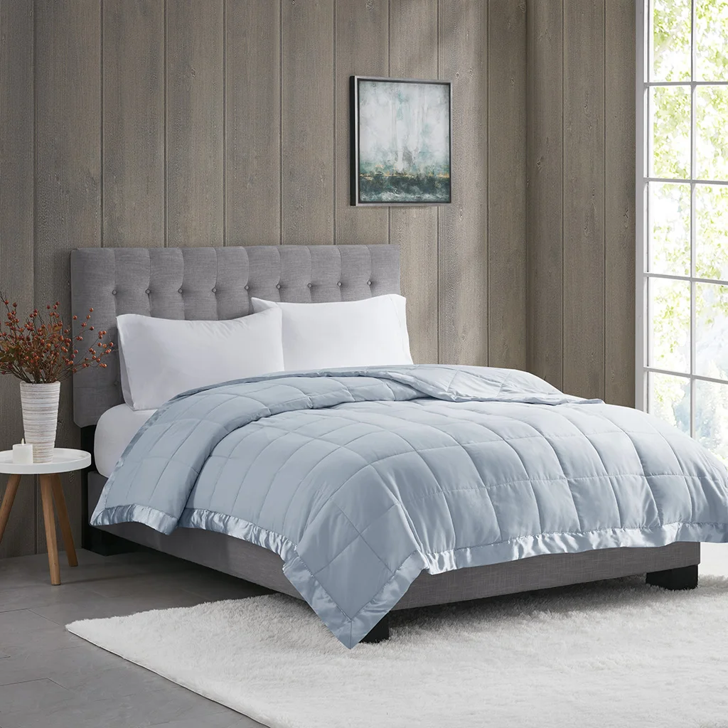 

Lightweight Down Alternative Blanket with Satin Trim Blue King