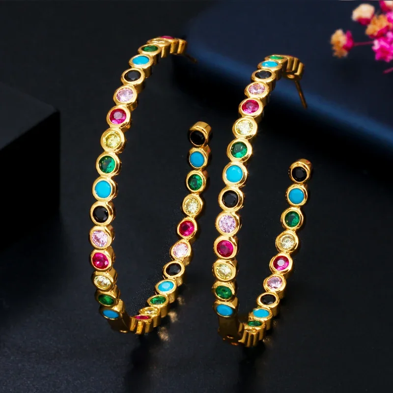 CWWZircons błyszczące kolorowe okrągłe tęcza cyrkonia ustawienie duże złote Plated koło Hoop kolczyki dla kobiet biżuteria Boho CZ575 — zdjęcie 2