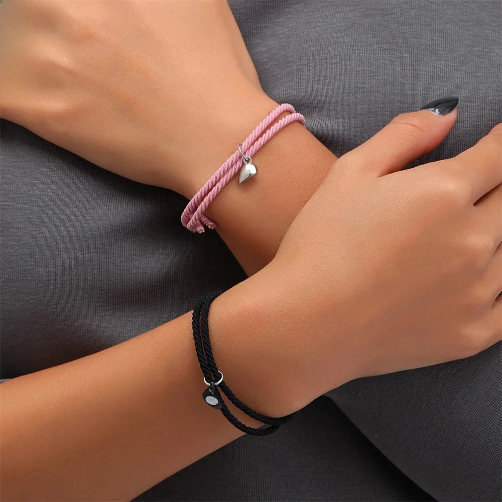 Bracelets magnétiques en forme de cœur pour hommes et femmes, bijoux en ULtressée réglable, cadeau amoureux, 1 paire