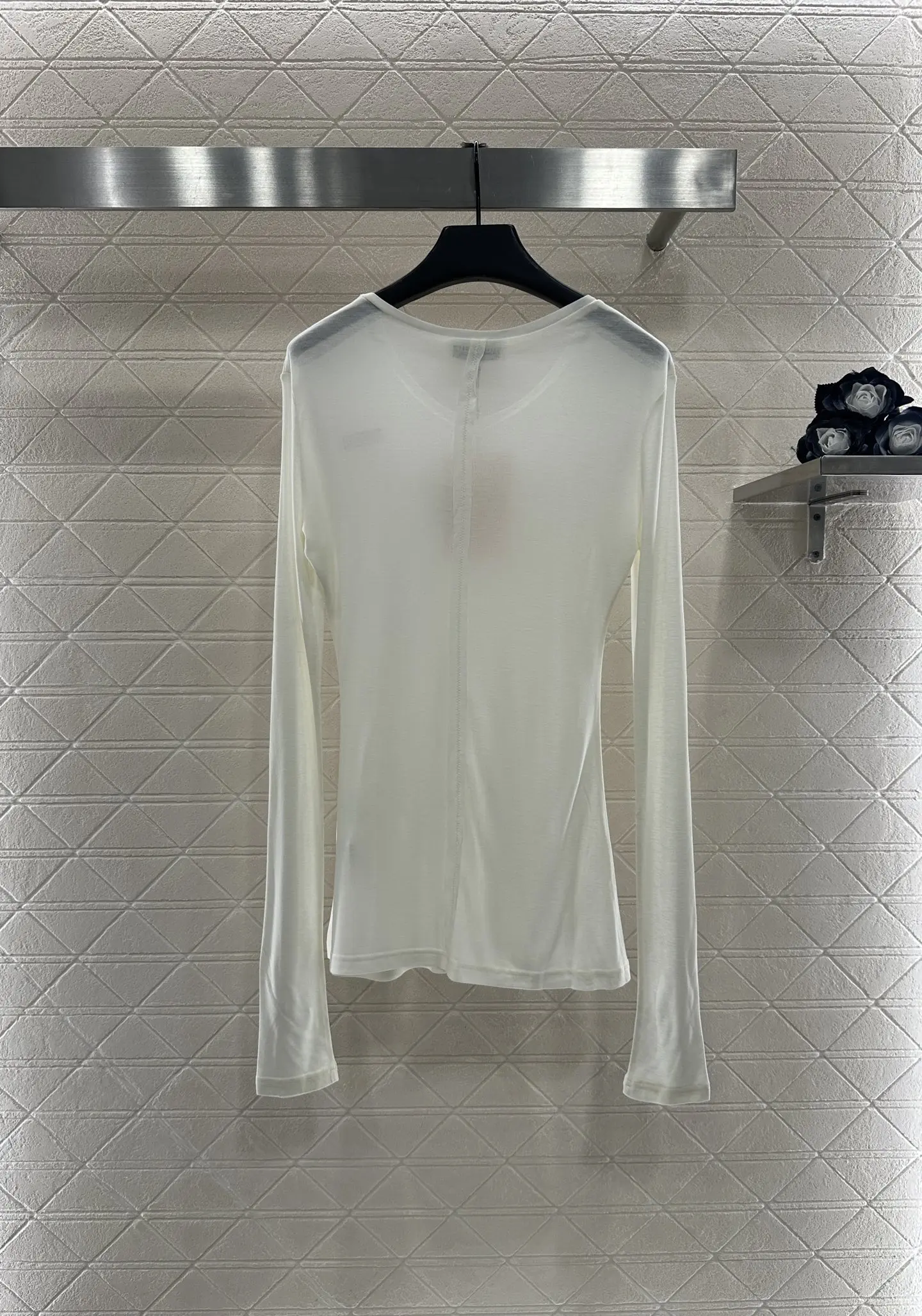 

Женский белый прозрачный топ с длинными рукавами — мягкая ткань для максимального комфорта, базовый предмет без сезонов