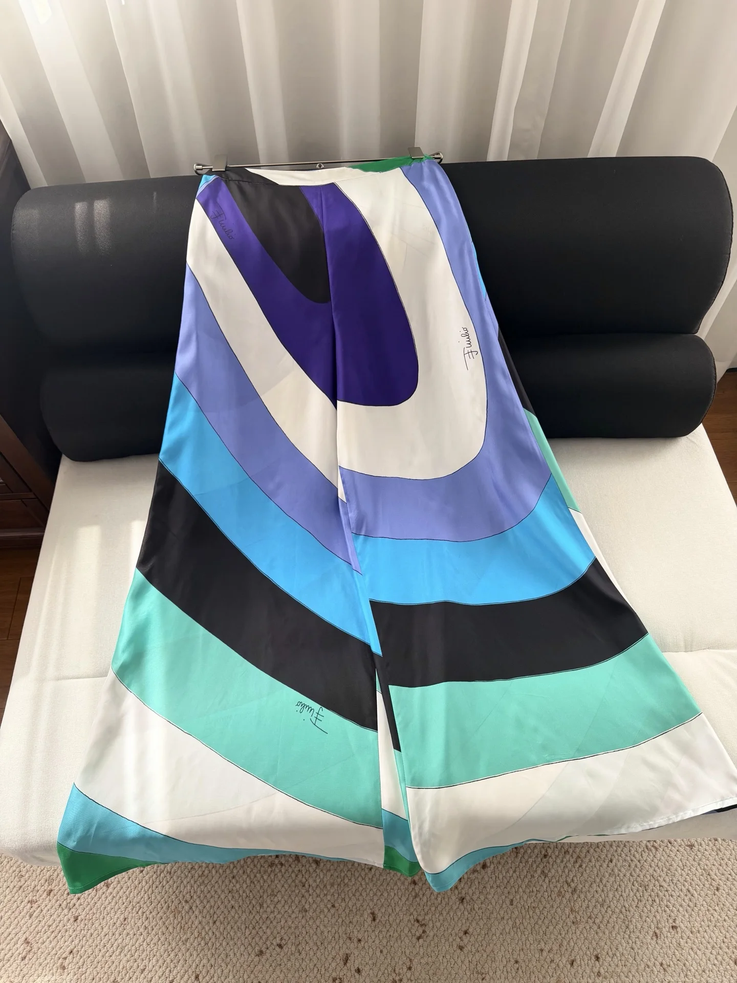 

Новые женские шелковые брюки Puc сине-фиолетового цвета с геометрическим принтом, с высокой талией, широкими штанинами, атласные расклешенные брюки-палаццо, элегантные повседневные брюки для отпуска