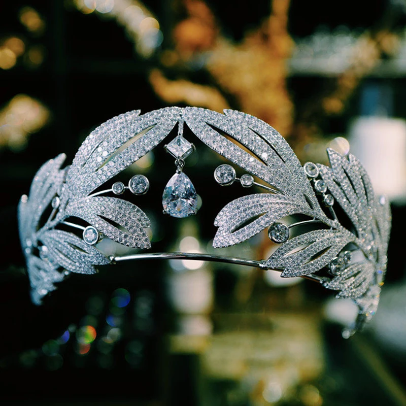 Luxirous Royal Retro Laurel Leaf Grand Hair Crown Zircon Bridal Headwear New Waterdrop Wedding Tiaras Accessory for Brides
