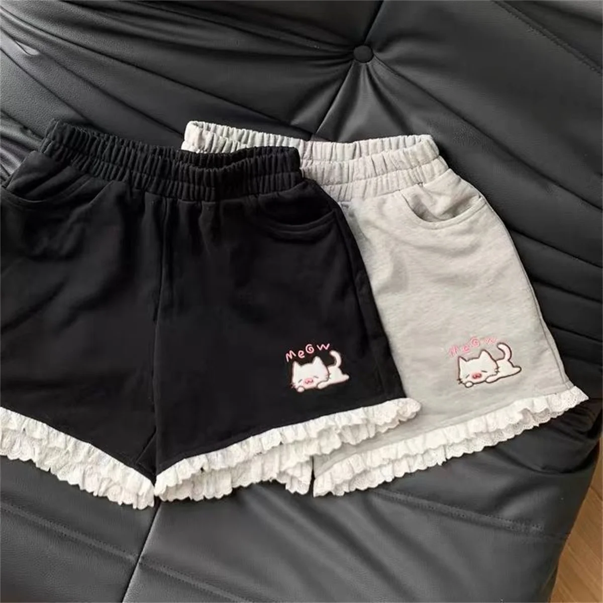 2025 المرأة الصيف اليابانية القط التطريز مرونة الخصر سراويل قصيرة Y2k الجمالية بناطيل كاجوال الدانتيل المرقعة واسعة الساق السراويل #1