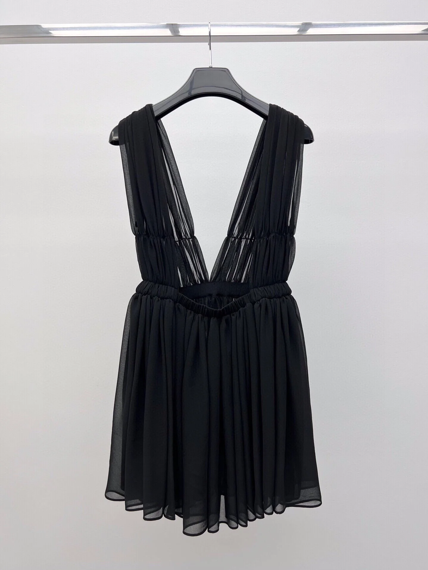 

2025 New Silk Blended Chiffon Deep V-Back Elastic Belt Dress Black Dress 230