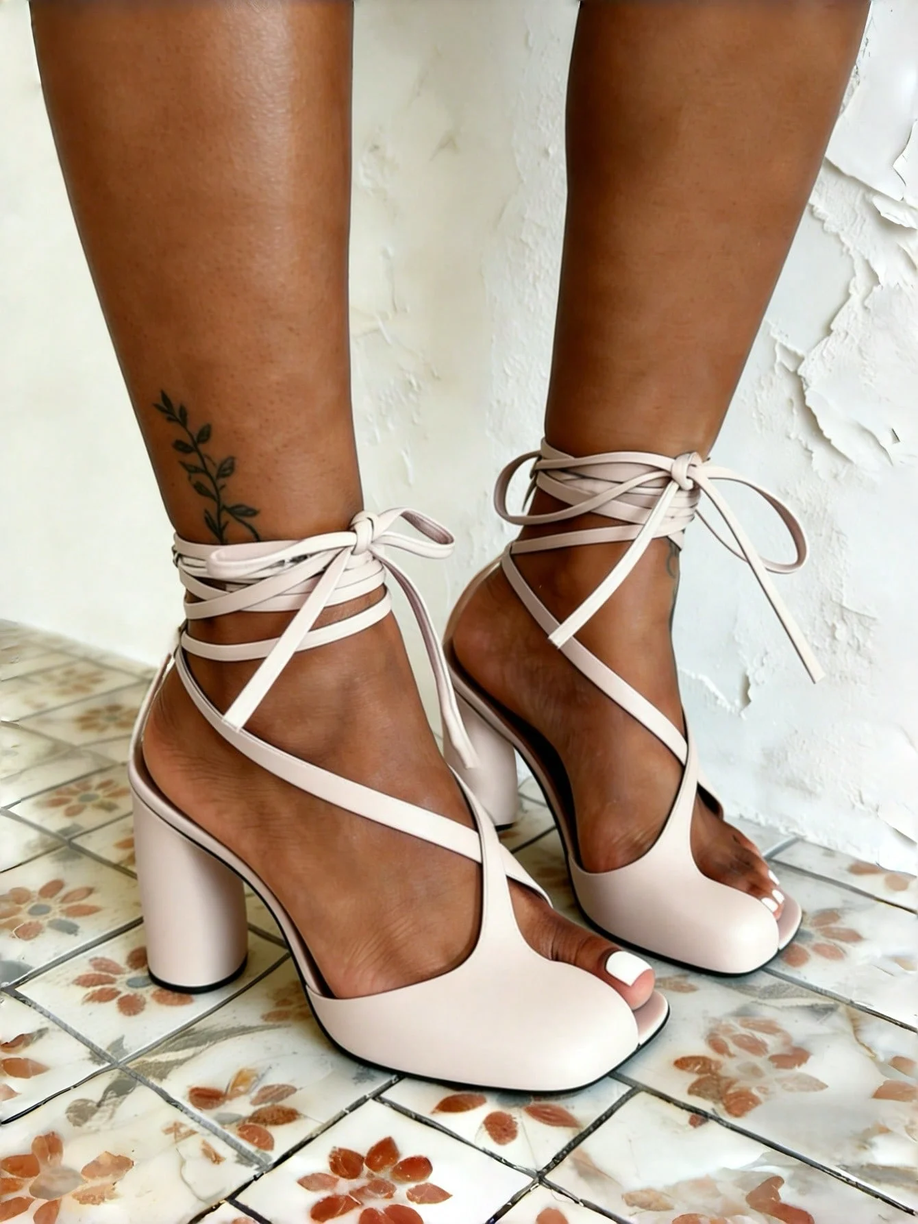 Women's Stylish Chunky Heel Sandals Open Toe Square Toe Wrap Around Ankle heels Lace Up Sandals For Summer Evening Parties