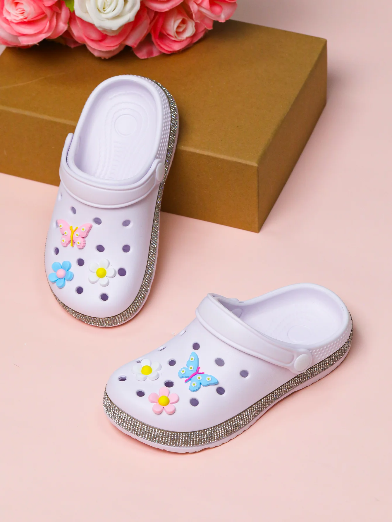 Kinderschuhe für den Garten, leichte EVA-Kinderschuhe und -Pantoffeln, rutschfeste Sandalen, atmungsaktive Slipper für drinnen und draußen K55 – Detail 4