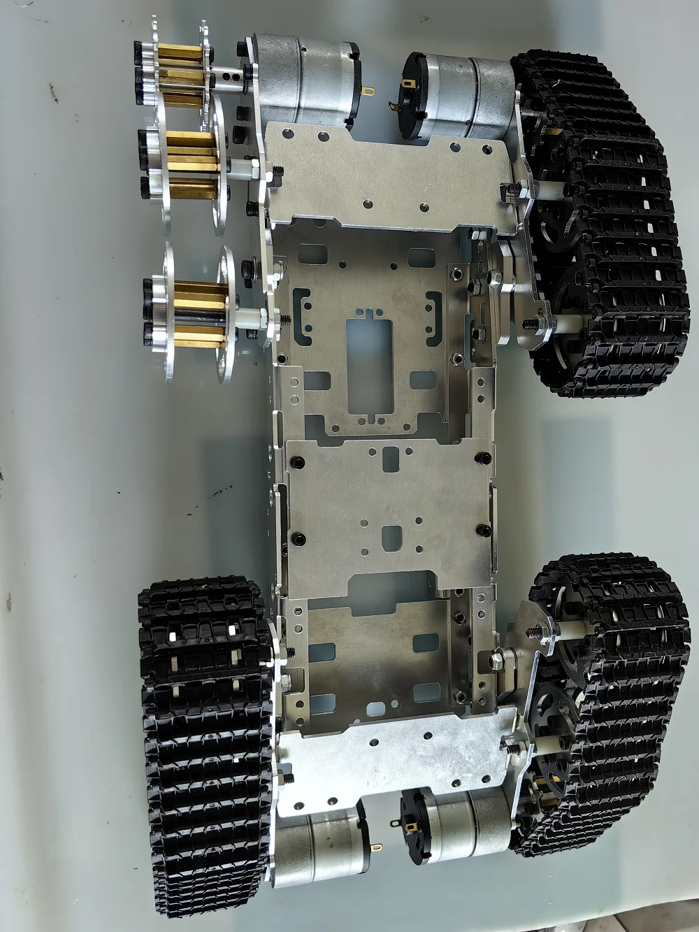 E-Robot telaio del serbatoio del Robot cingolato in metallo non assemblato telaio del serbatoio intelligente antiurto WiFi 6-12V