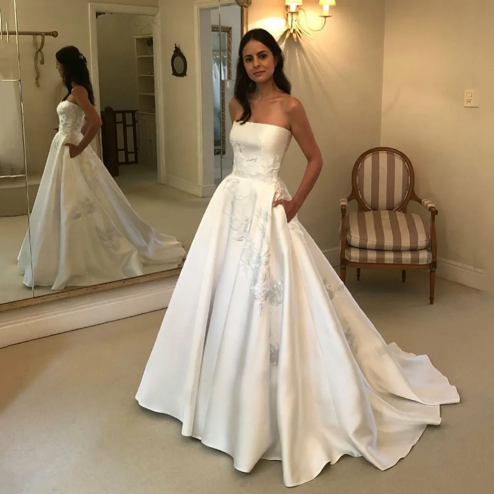 

Msikoods Customized Strapless Satin Wedding Dress A Line Floral Embroidery Elegant Bride Gown Pocket Women Simple Bridal Dress