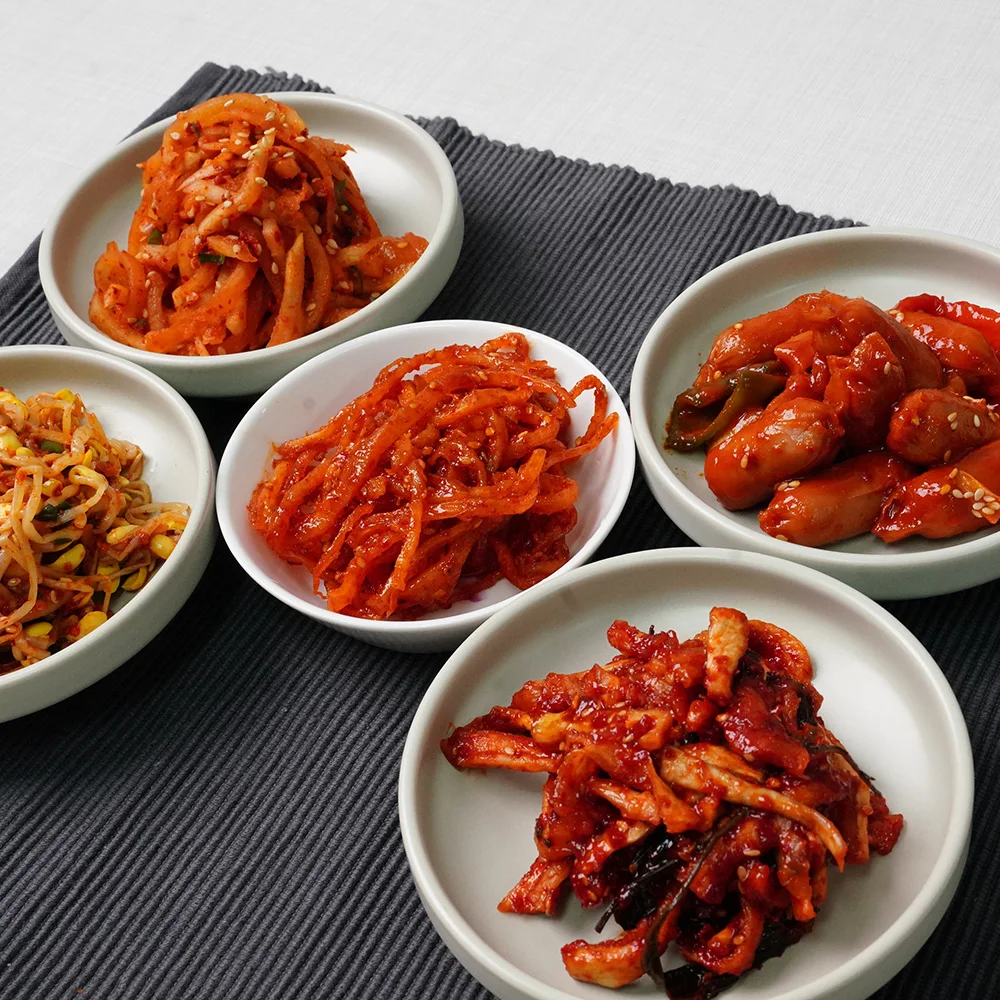 [Same-day production] Rice Thief’s handmade side dish 5-piece red set (stir-fried sausage and vegetables/stir-fried raw radish/dried radish/spicy raw radish/spicy red bean sprouts)