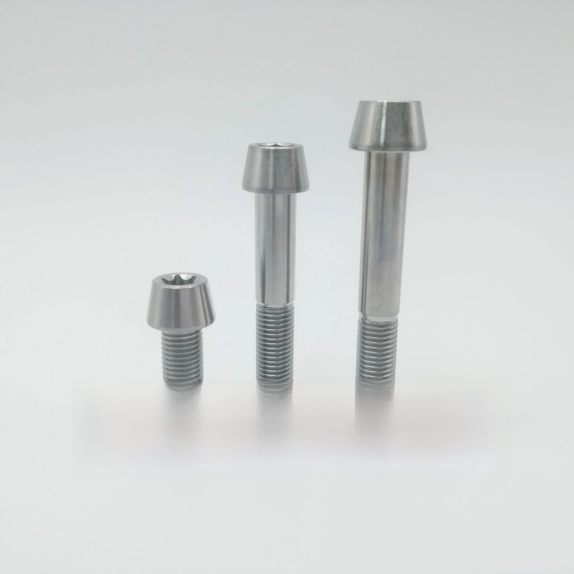 AliExpress Liumeili M10X30mm M10x60mm M10x70mm Pitch 1.25mm Taper Head Titanium for Ducati Front Brake Caliper Motor Bike Bolts 1pc