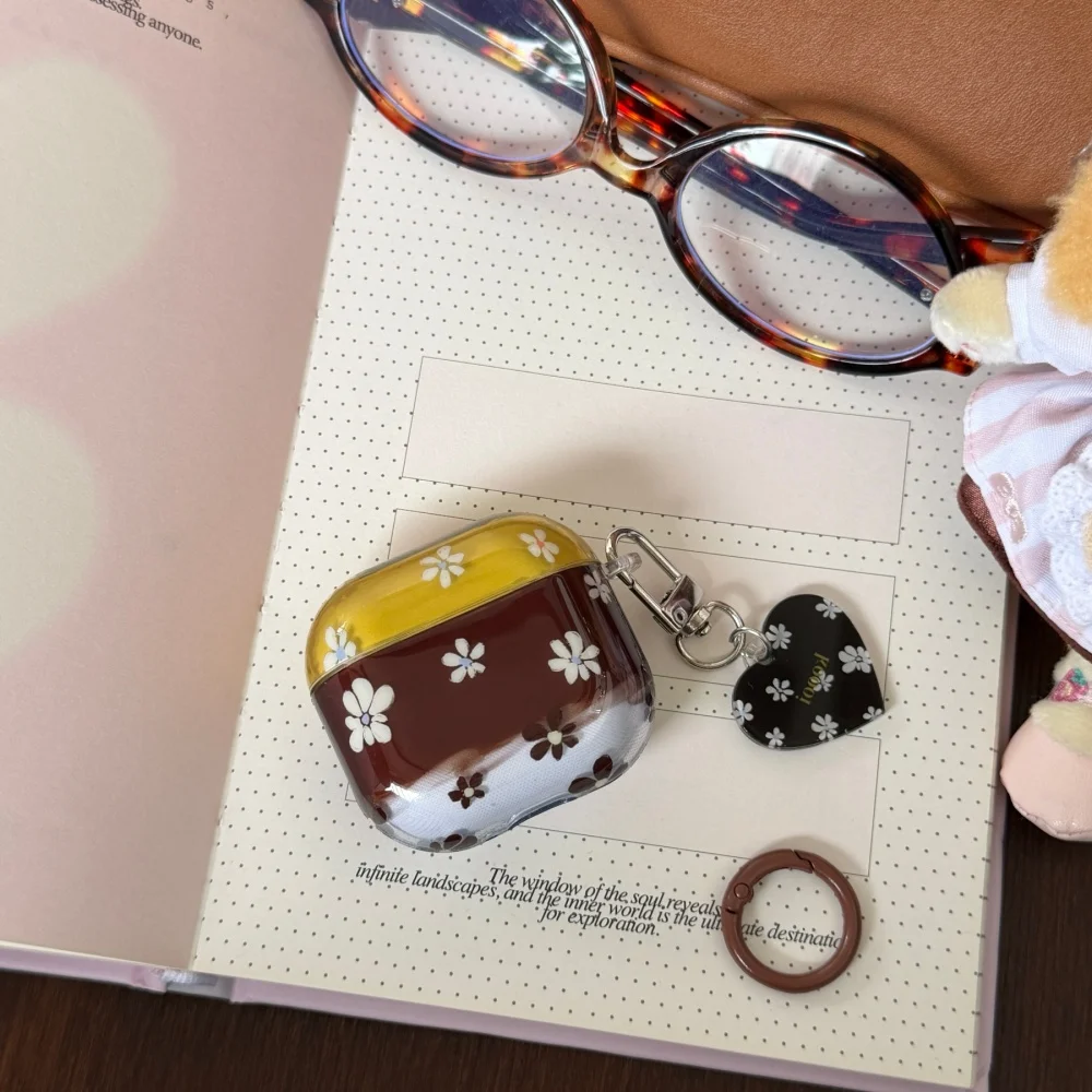 

Stylish spliced ​​small floral headphone protective case,suitable for AirPods4/3/2Pro/2/3,shockproof headphone protective case