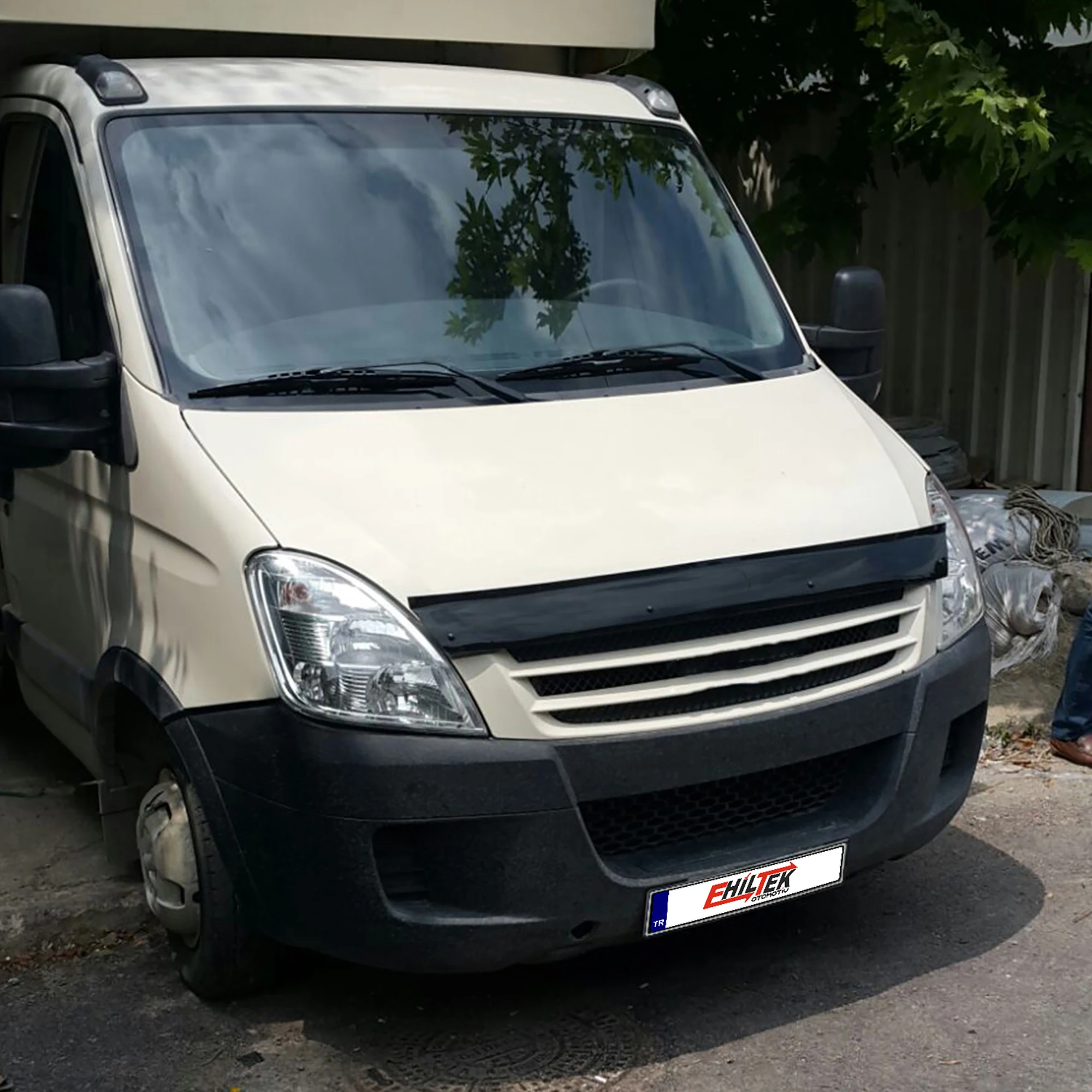 Hood Deflector Guard for Iveco Daily (2011-2014) Bug Shield Bonnet Protector / 4 mm thickness and ultra-durable material