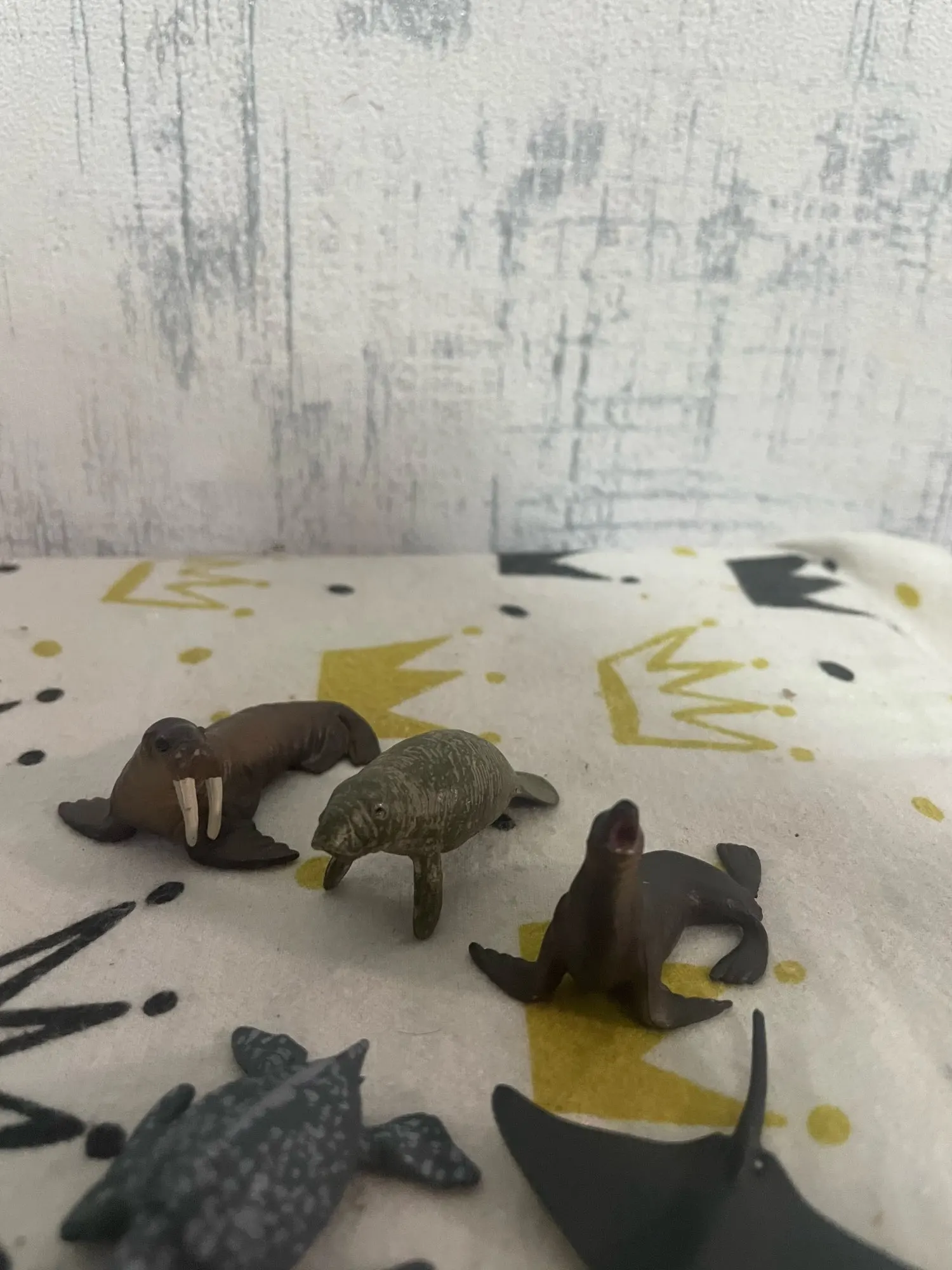 Realistic Safari Animal Figurines - Mini Farm & Woodland Models for Kids Party photo review