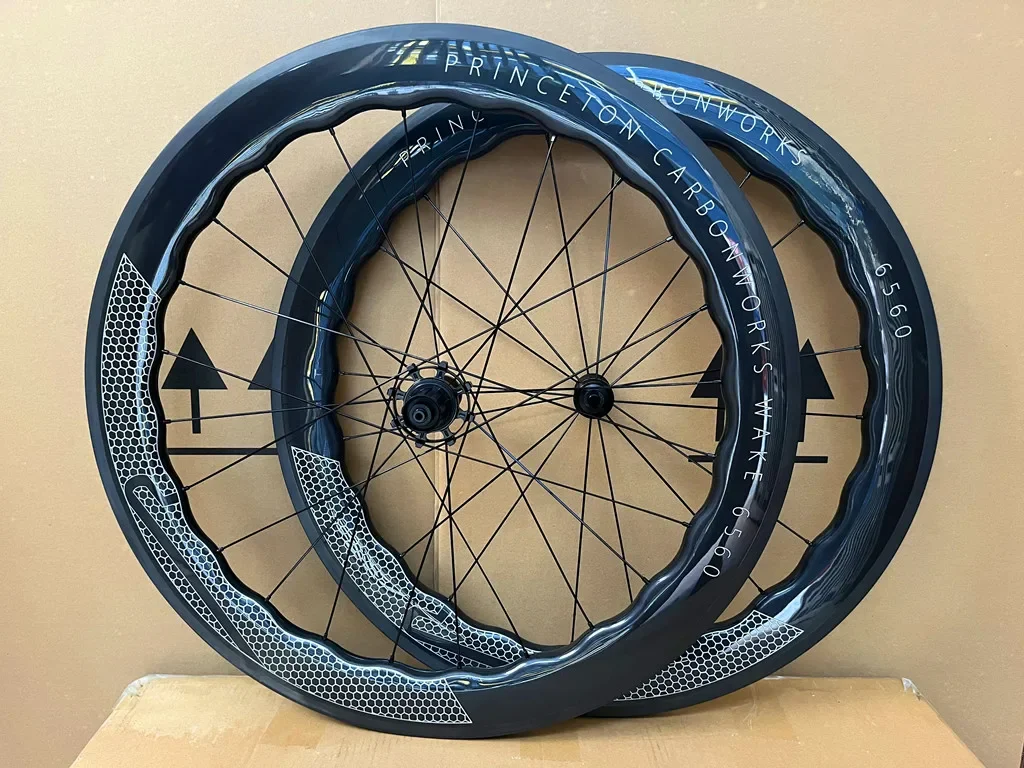 AliExpress 700C Carbon depth  6560 road v brake disc brake wheelset front 16 hole rear 24 hole road bike wheel