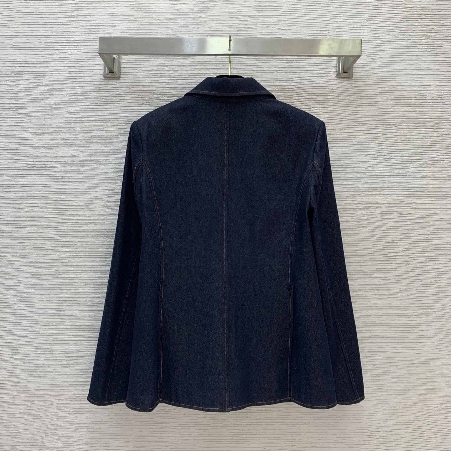 

2025 Autumn Winter New Style Women's Slim-Fit Denim Blazer - Big Pockets, Lapel Collar, 2-Button, Trendy Outerwear