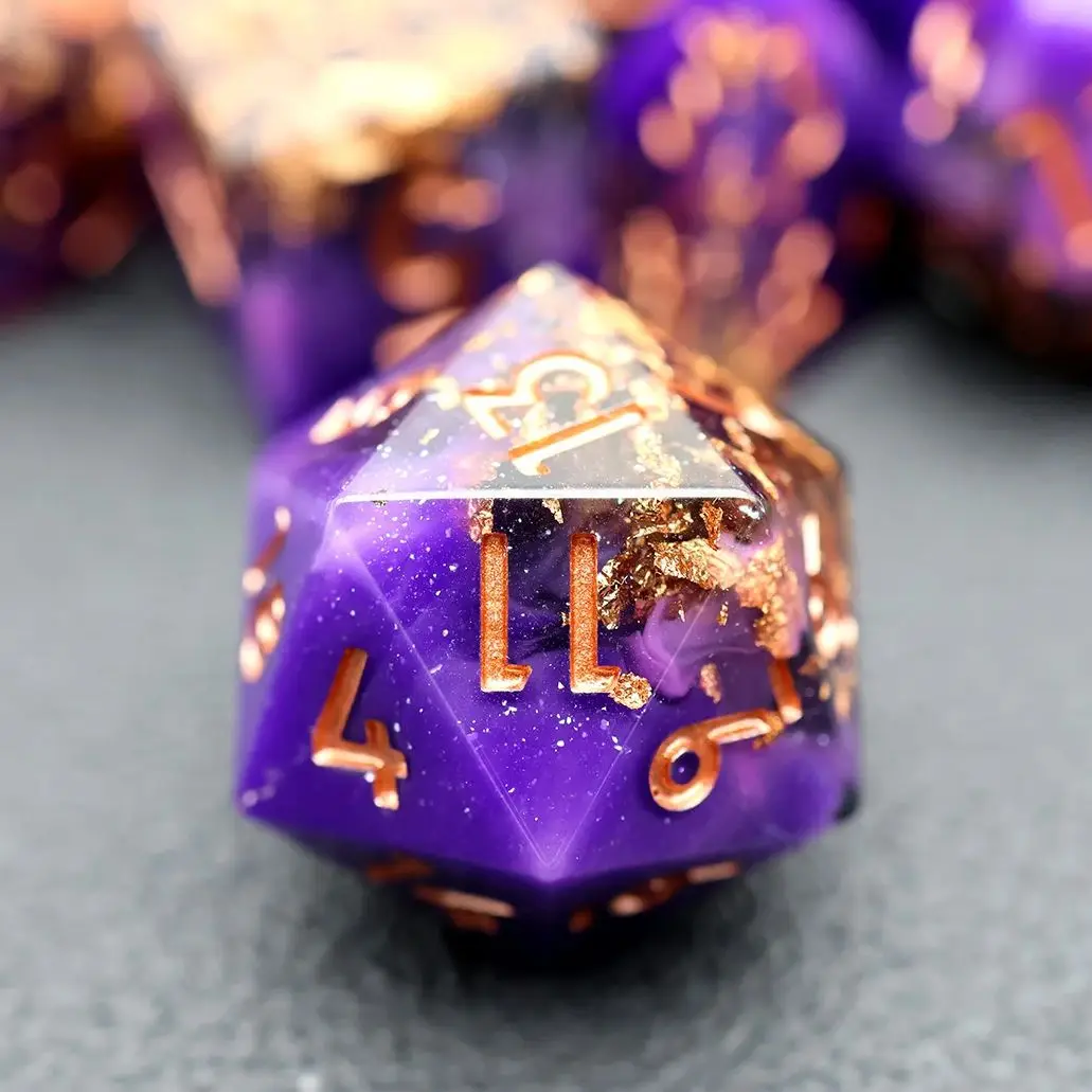 

Набор кубиков для настольных ролевых игр (DND) ручной работы из смолы, красно-зеленый градиент, полупрозрачная текстура, для ролевых игр N1