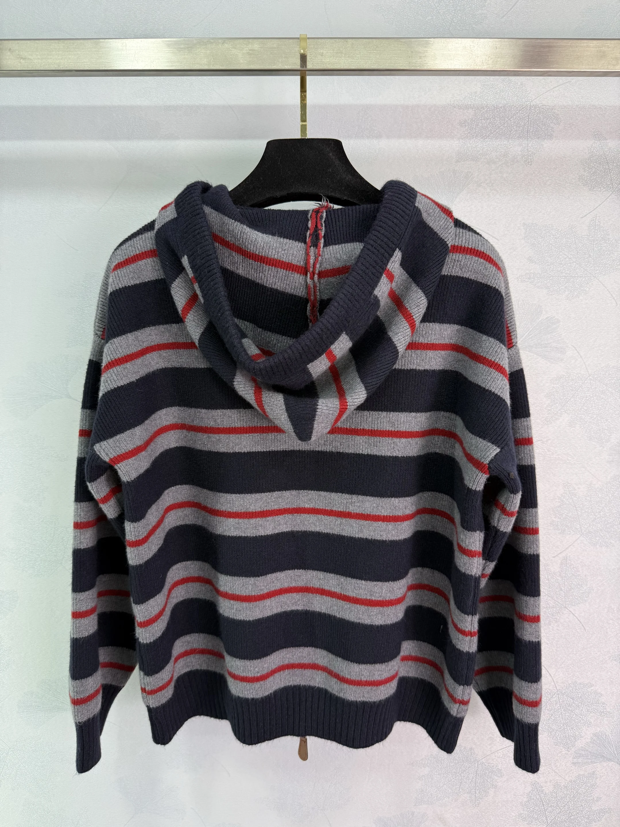 

2025 autumn and winter new women's clothing navy blue bottom with red and gray striped T-shirt sweatshirt letter embroidery