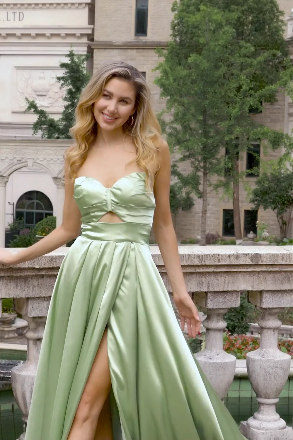 Vestido de dama de honor plisado sin tirantes con abertura en forma de cerradura, maxivestido de satén sin tirantes para fiesta de boda, color verde