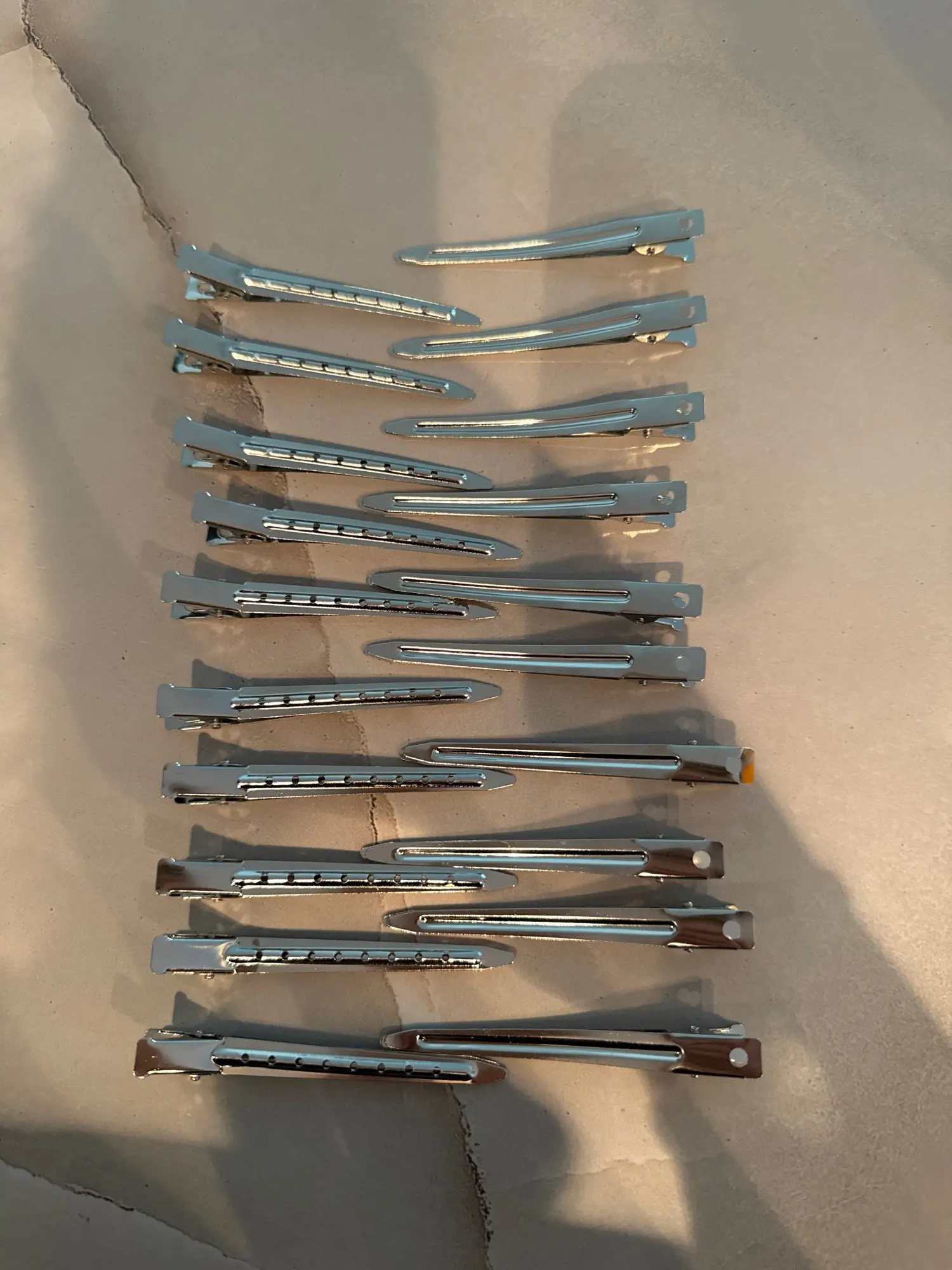 Woman Hair Care Clips Metal Steel Hairdressing Sectioning Clip Clamps Barber Hair Cut Use Styling Tools Hair Root Fluffy Hairpin photo review