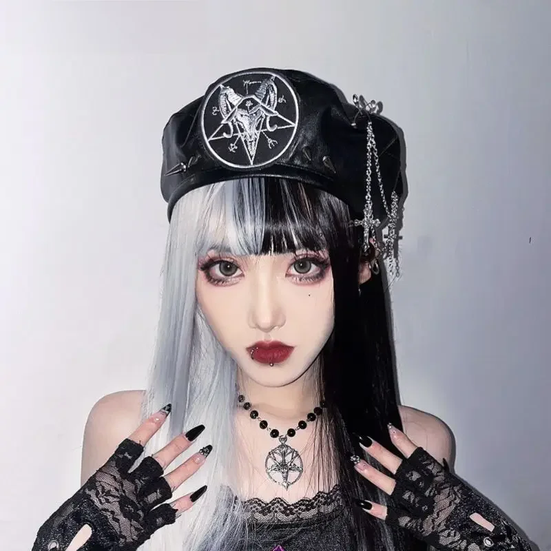 Harajuku Gothic Lolita skórzany diabeł beret czapka jesienno-zimowa Y2K dziewczyna damska metaliczna Punk ostre kolce ozdobne czapki — zdjęcie 2